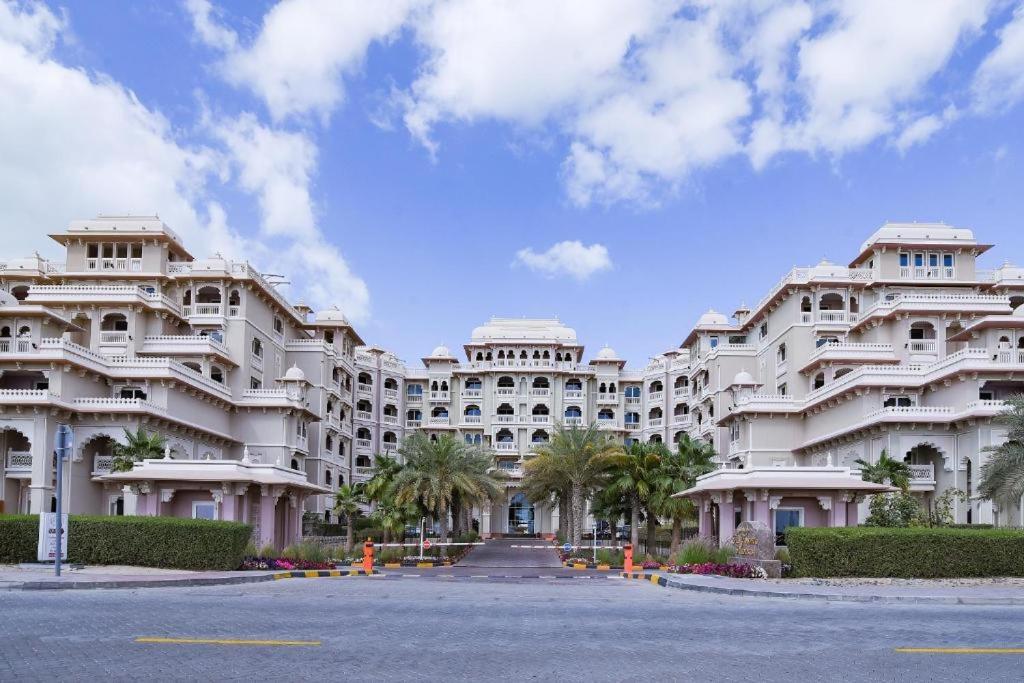 Royal Club By RVHR, Grandeur Residence Crescent Palm Jumeirah Dubaï Extérieur photo