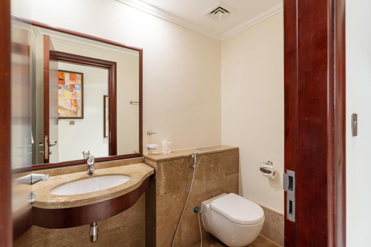 Royal Club By RVHR, Grandeur Residence Crescent Palm Jumeirah Dubaï Extérieur photo
