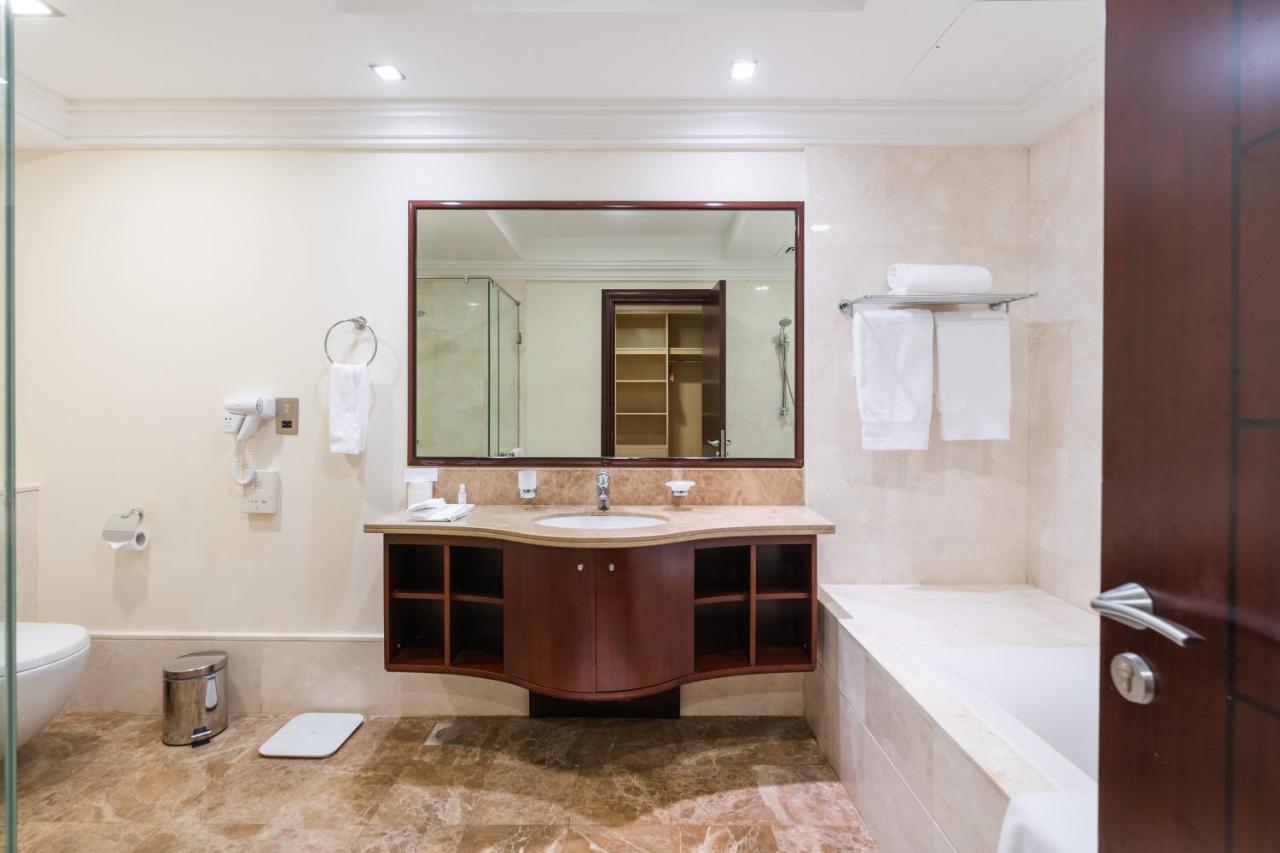 Royal Club By RVHR, Grandeur Residence Crescent Palm Jumeirah Dubaï Extérieur photo