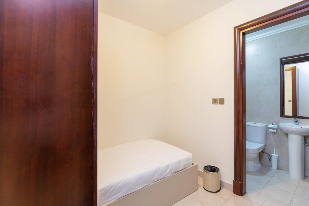 Royal Club By RVHR, Grandeur Residence Crescent Palm Jumeirah Dubaï Extérieur photo