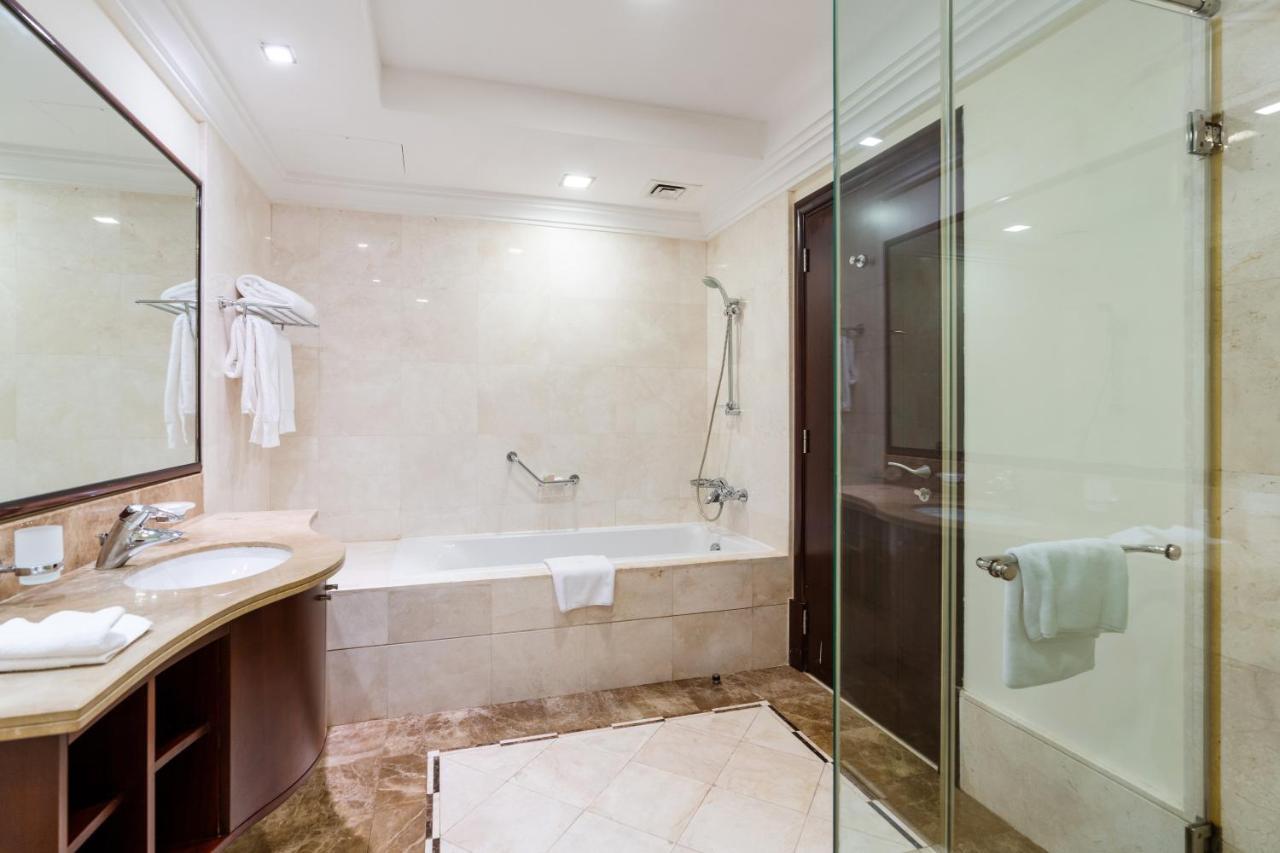 Royal Club By RVHR, Grandeur Residence Crescent Palm Jumeirah Dubaï Extérieur photo